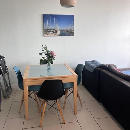 Stunning Marina Apartment Gosport Portsmouth Exterior photo